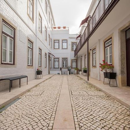 Charming Apartment in Private Condominium at Graça Lisboa Exterior foto